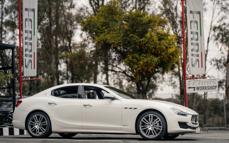 Maserati GranLusso-5